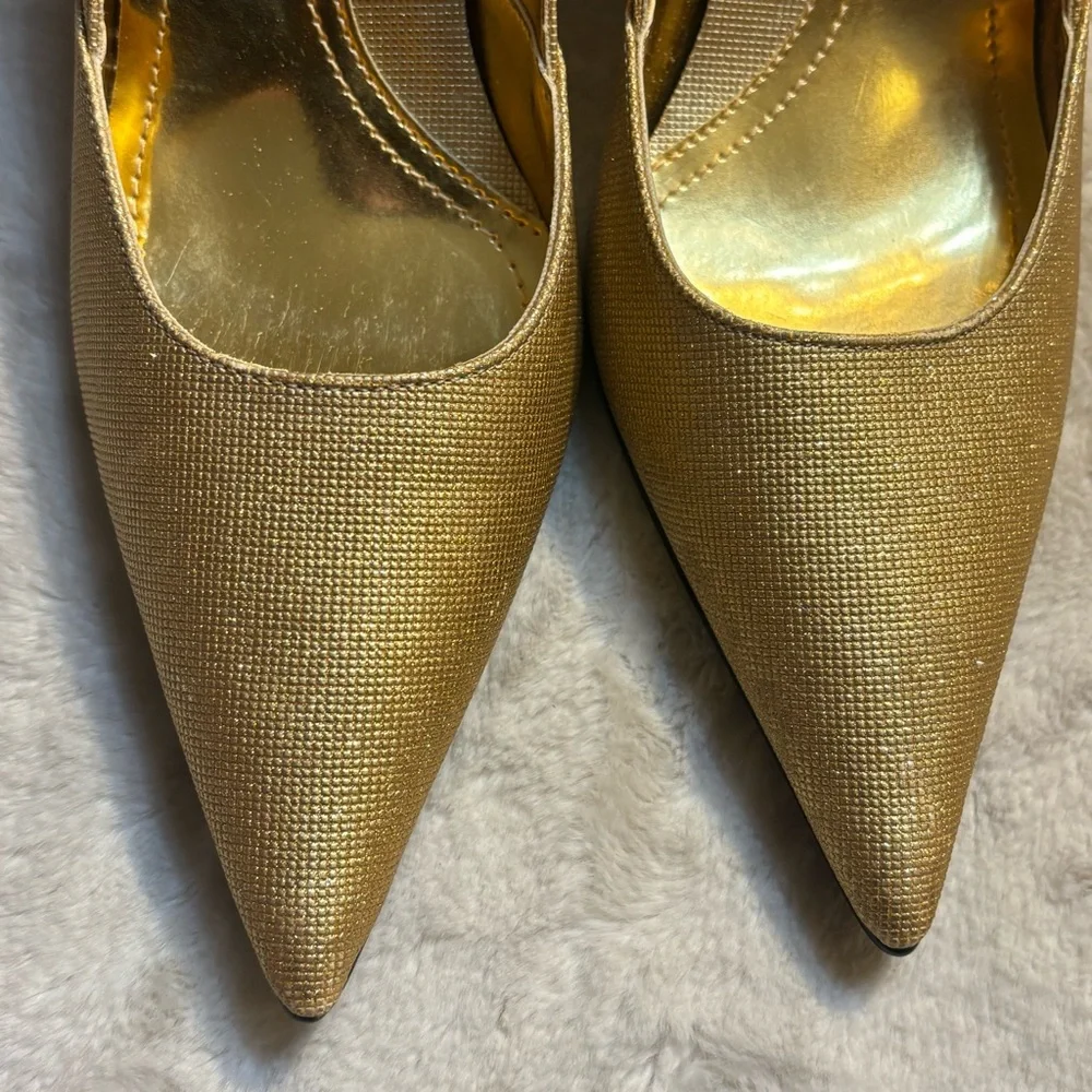 NEW Rampage Heels Size 8.5 Gold Metallic Maria Pointed Toe Party Festive 3”